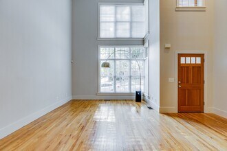1038 9th Ave N in Nashville, TN - Building Photo - Building Photo