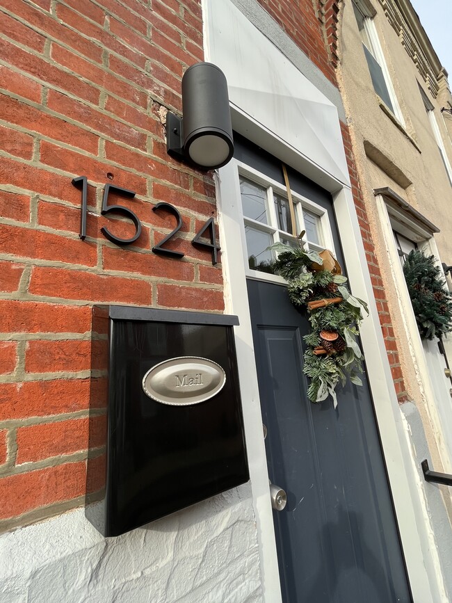 property at 1524 S Hicks St