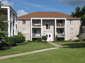 Marquette Manor Apartamentos