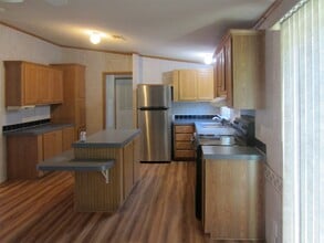 1143 Pecan Ridge in Chandler, TX - Building Photo - Building Photo