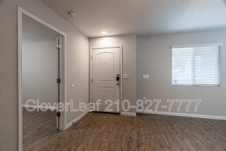 10414 Legacy Hl in San Antonio, TX - Building Photo - Building Photo