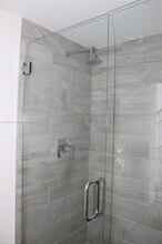 3455 NE 5th Ave-Unit -13 in Oakland Park, FL - Building Photo - Building Photo