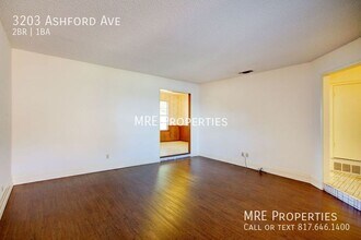 3203 Ashford Ave in Fort Worth, TX - Building Photo - Building Photo