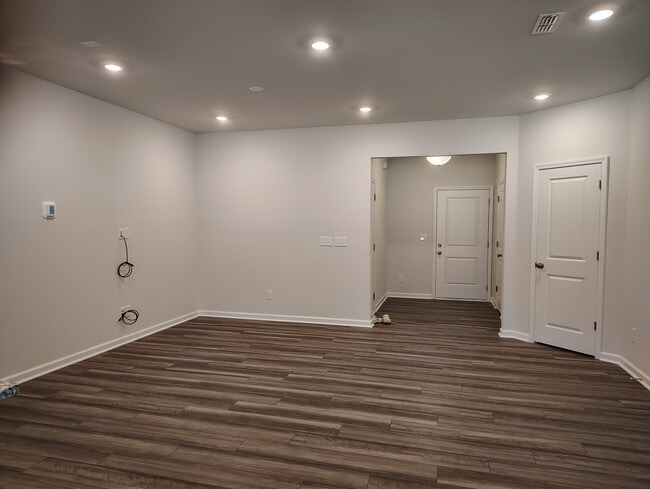 928 Lampton Ct in Jamestown, NC - Building Photo - Building Photo