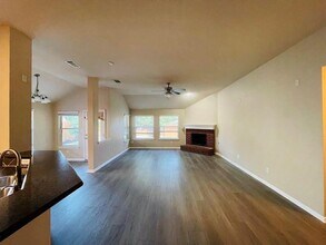 15425 Fisher Island Dr in Austin, TX - Building Photo - Building Photo
