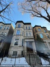 651 W Roscoe St in Chicago, IL - Building Photo - Building Photo