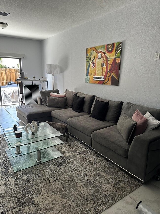 246 NE 208th Ter in Miami, FL - Building Photo - Building Photo