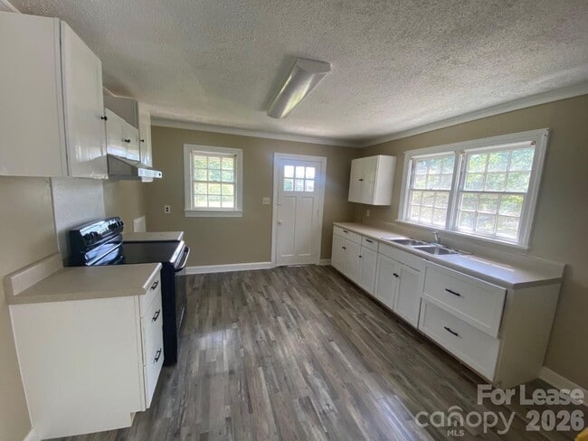 1323 7th St in Statesville, NC - Building Photo - Building Photo