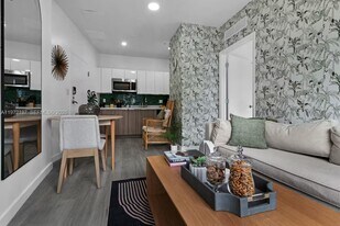 136 NW 26th St in Miami, FL - Building Photo