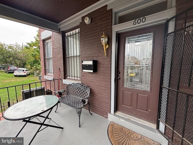 property at 600 Keefer Pl NW