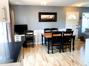 16 Columbia, Unit 16 in Irvine, CA - Building Photo - Building Photo