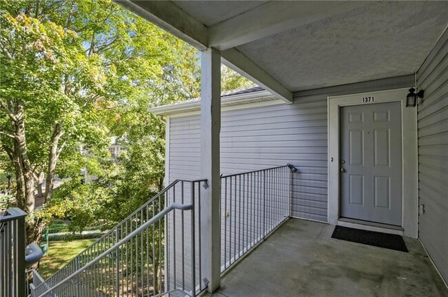 1371 Keys Crossing Dr NE in Atlanta, GA - Building Photo - Building Photo