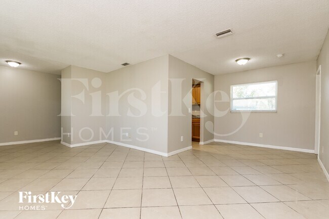 6116 Bonnie Brook Blvd in Orlando, FL - Foto de edificio - Building Photo