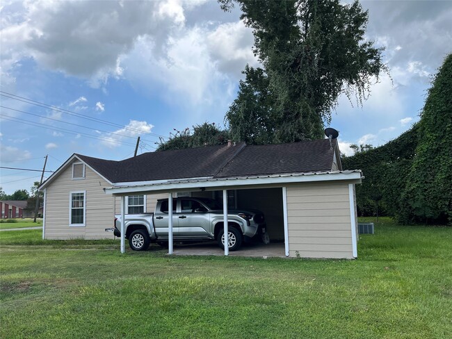 206 S Market St in Brazoria, TX - Building Photo - Building Photo