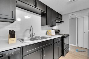 46Eleven Apartments in Dallas, TX - Building Photo