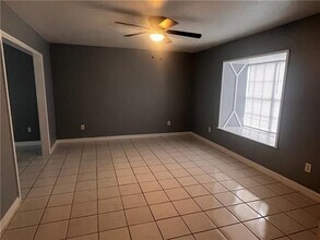 5704 Count Ln in New Orleans, LA - Foto de edificio - Building Photo