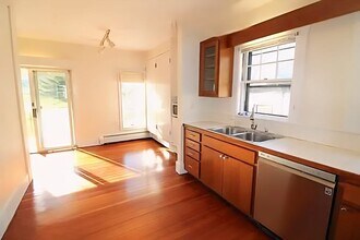 35 Commonwealth Rd in Watertown, MA - Building Photo - Building Photo
