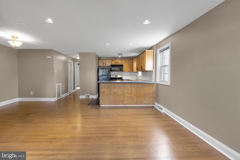 5443 Houghton Pl in Philadelphia, PA - Building Photo