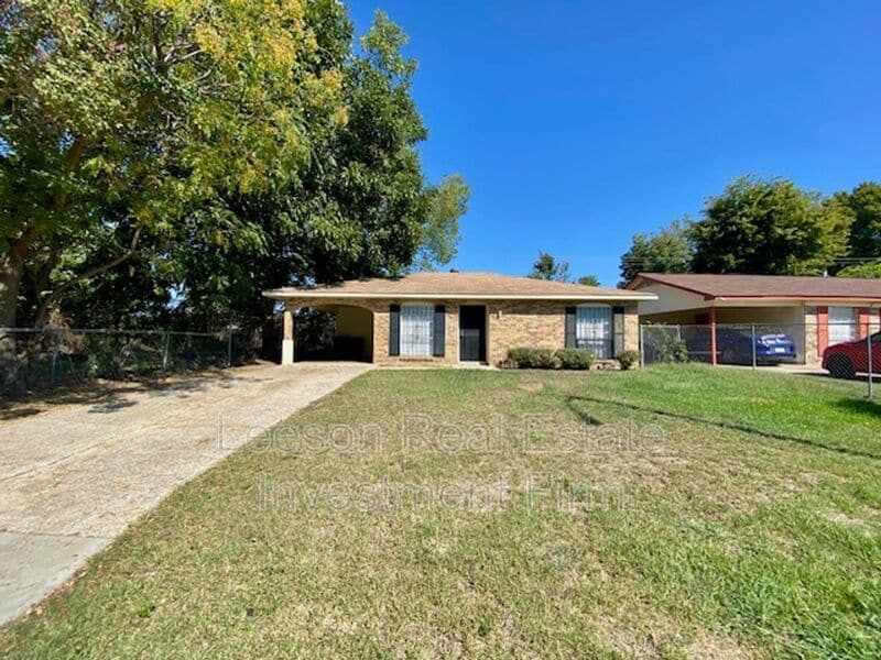 217 N Emerald Loop in Shreveport, LA - Foto de edificio