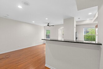 7717 N Marshfield Ave in Chicago, IL - Building Photo - Building Photo