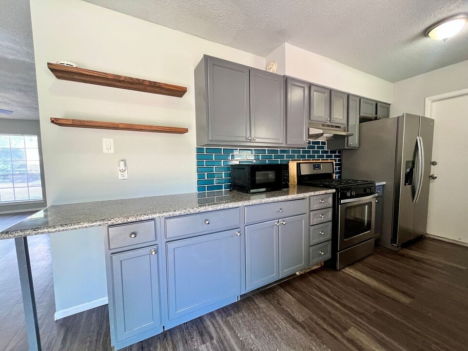 5019 Ed White St in San Antonio, TX - Building Photo