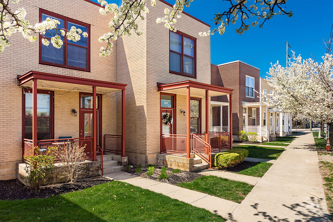 New Village Homes & Whitney Young Townhomes in Columbus, OH - Building Photo