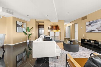 200 W Harbor Dr in San Diego, CA - Building Photo - Building Photo
