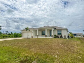 11707 Willmington Blvd in Port Charlotte, FL - Building Photo - Building Photo