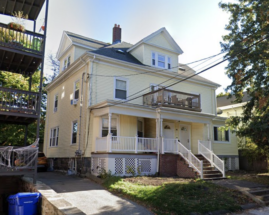 12 Verndale St, Unit 1 in Brookline, MA - Foto de edificio