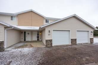 Fifth Street Apartments & Townhouses in Hartford, SD - Building Photo - Building Photo
