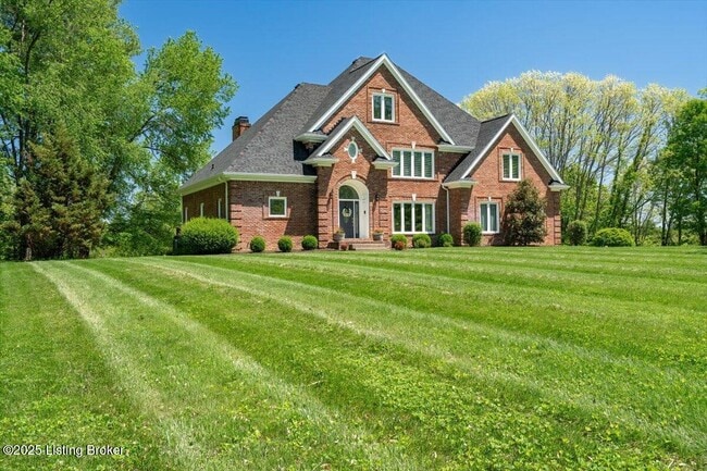 10801 Little Pond Rd in Goshen, KY - Building Photo - Building Photo