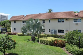 240 N Collier Blvd in Marco Island, FL - Building Photo - Building Photo
