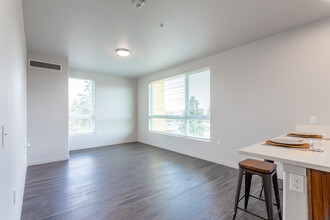 459 Rock Apartments in Portland, OR - Foto de edificio - Interior Photo