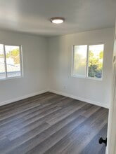 4444 S San Pedro St in Los Angeles, CA - Building Photo - Building Photo