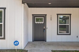 109 Myers Ave in Cleburne, TX - Building Photo - Building Photo