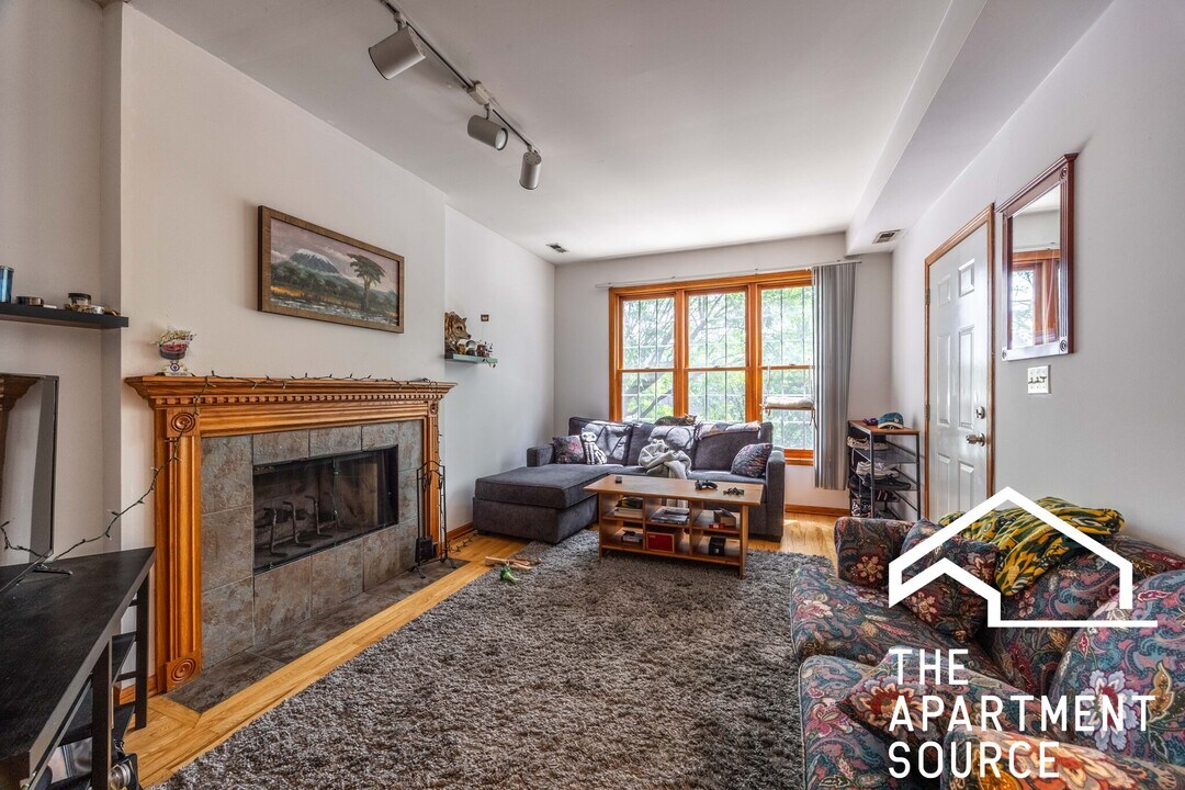 918 N Paulina St, Unit 2 in Chicago, IL - Building Photo