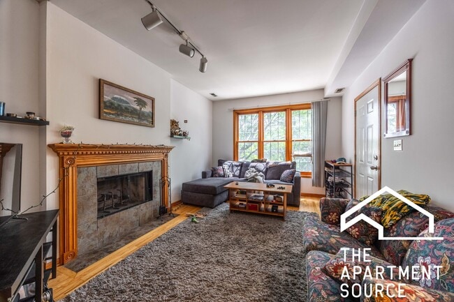 918 N Paulina St, Unit 2