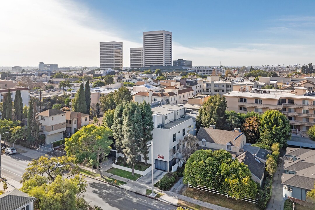 1527 Veteran Ave in Los Angeles, CA - Building Photo