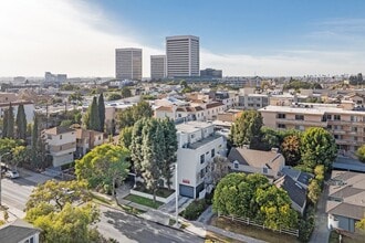 1527 Veteran Ave in Los Angeles, CA - Foto de edificio - Building Photo