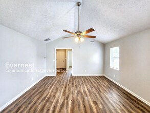 303 Dove Point in Social Circle, GA - Building Photo - Building Photo