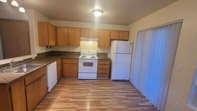 3548 SE 119th Ave-Unit -A in Portland, OR - Building Photo - Building Photo