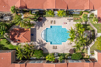 Gables Court in Miami, FL - Foto de edificio - Building Photo