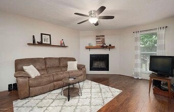 8079 Village Gate Ct in Jacksonville, FL - Building Photo - Building Photo