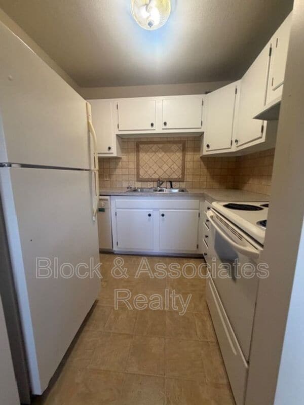 3824 Country Club Rd in Winston-Salem, NC - Building Photo - Building Photo