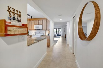 340 Racquet Club Rd in Weston, FL - Building Photo - Building Photo
