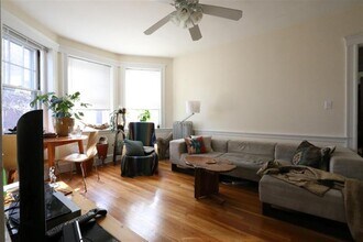 13 Ellery St, Unit 3 in Cambridge, MA - Foto de edificio - Building Photo