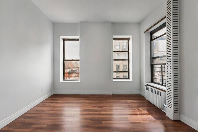 411 Manhattan Ave in New York, NY - Building Photo - Building Photo