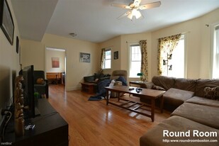 74 Brooks St in Boston, MA - Building Photo