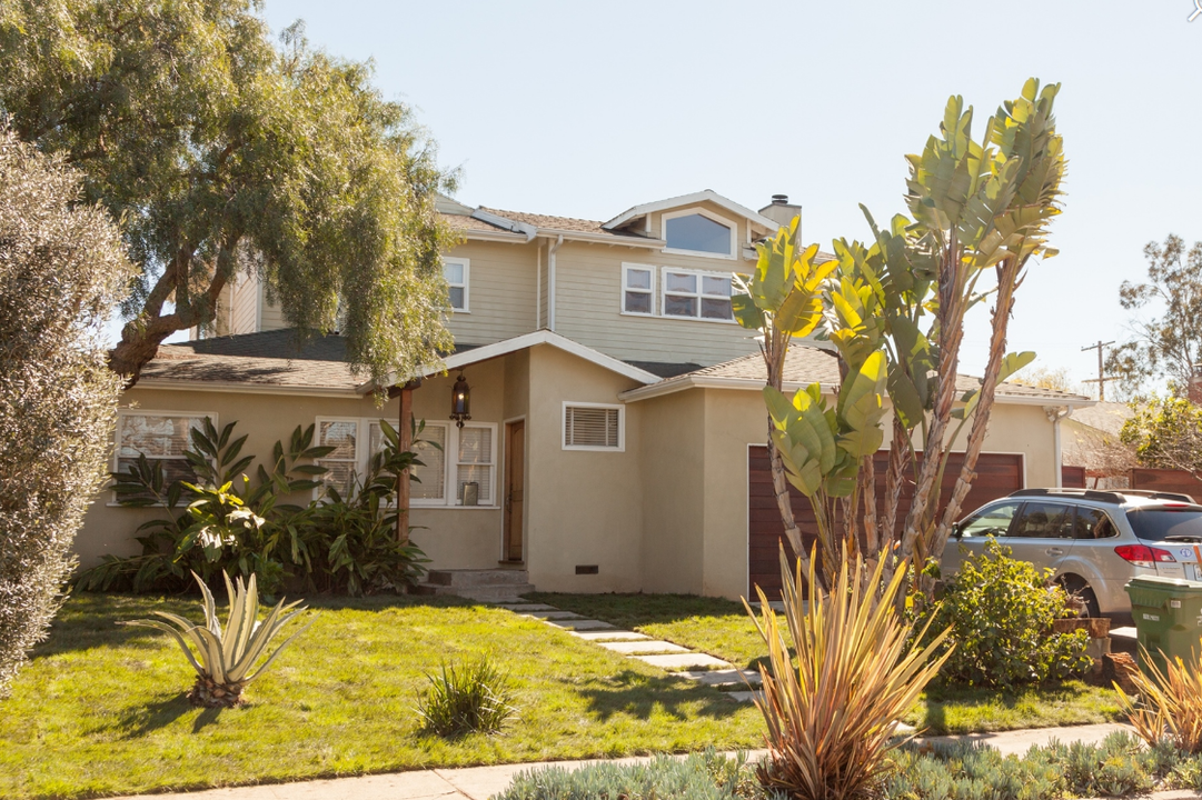 1240 Appleton Way in Venice, CA - Building Photo