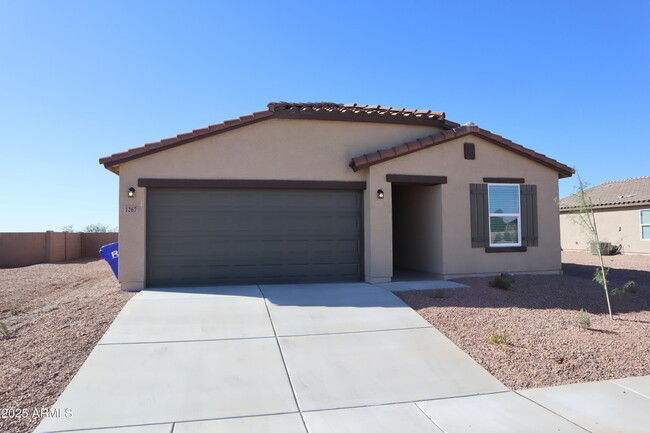 1267 W Flowstone Trail